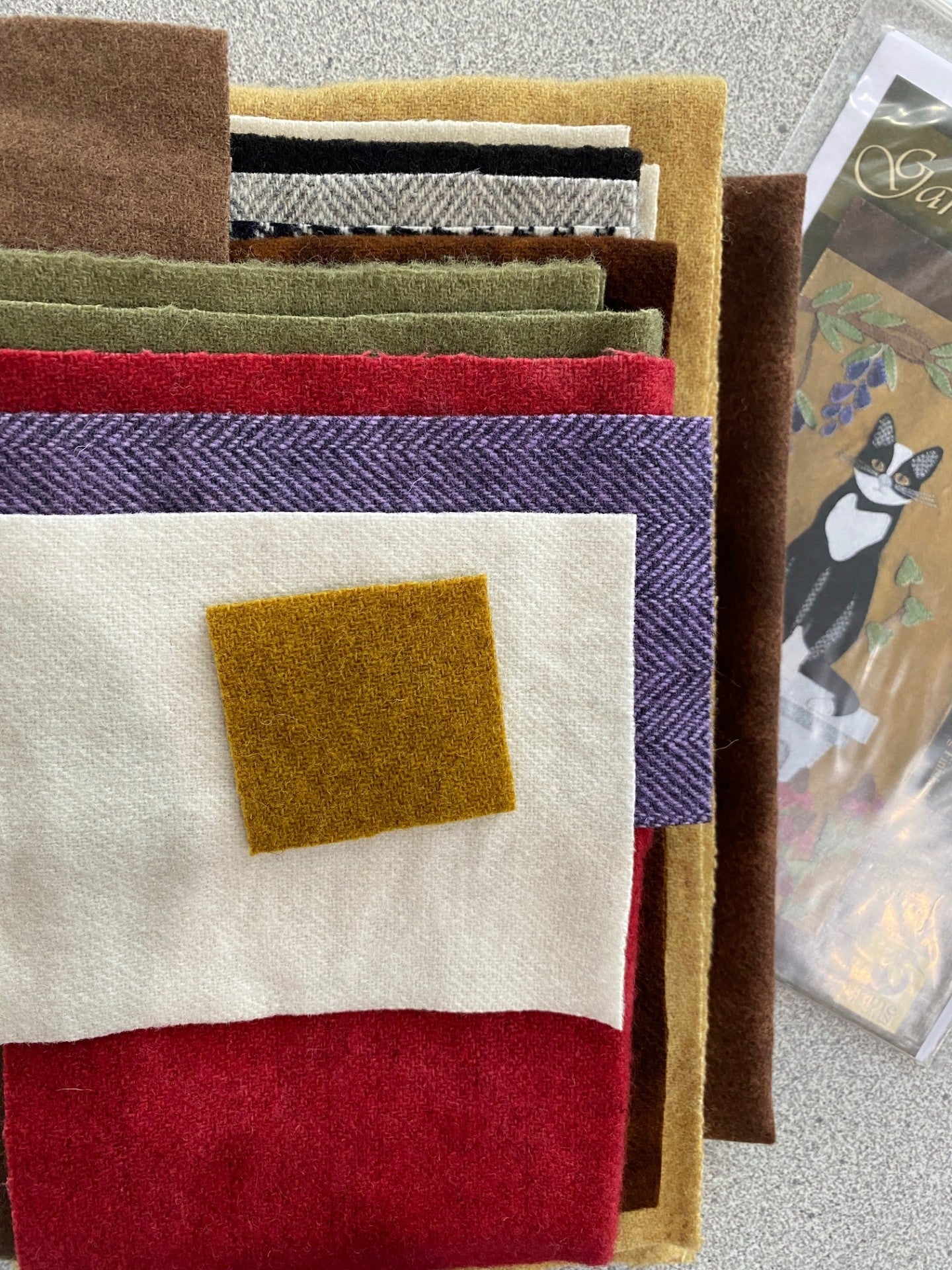 Garden Purrr-fect Wallhanging